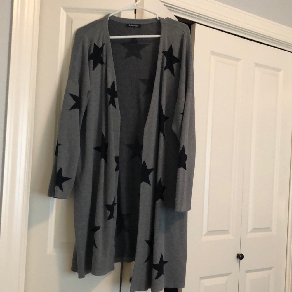 Relativity, 1x, Grey with black stars, long